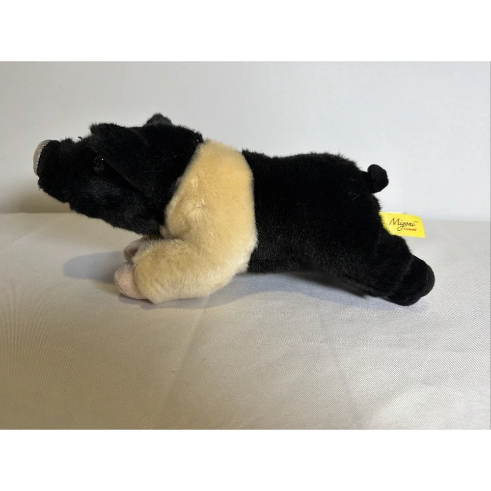Aurora Miyoni Hampshire Pig Black and Beige stuff animal toy lifelike detailed